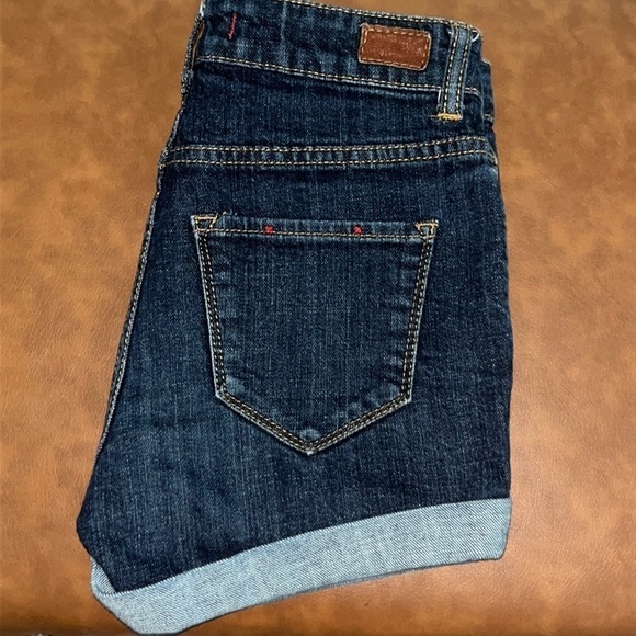BDG Shortie Size 26 Cuffed Shorts 3 1/2" Inseam - Picture 7 of 16